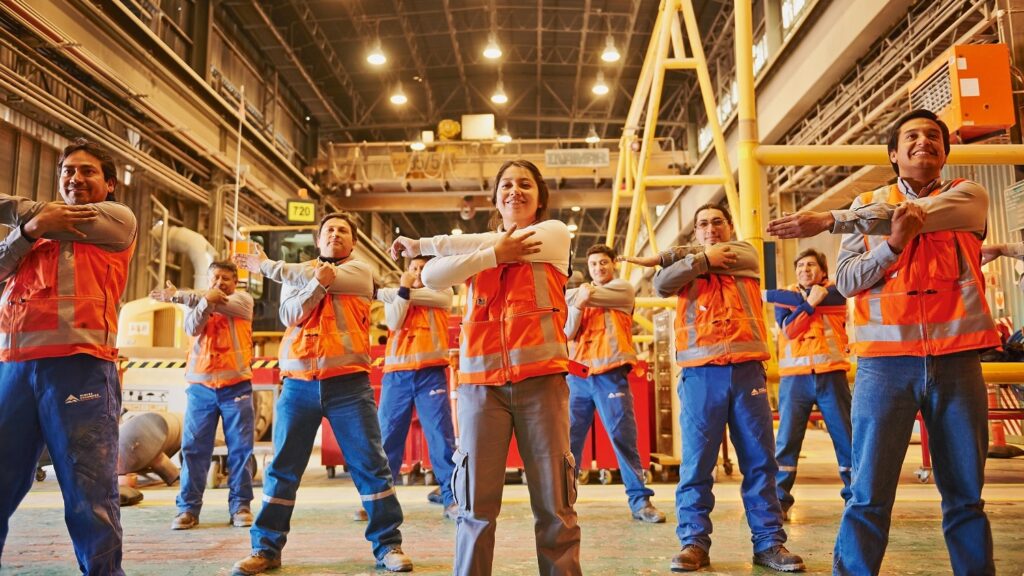 210602 peopleinhivisexercising fwt