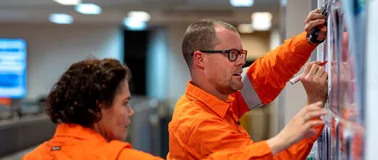 210610 manwomanwhiteboardstrategy